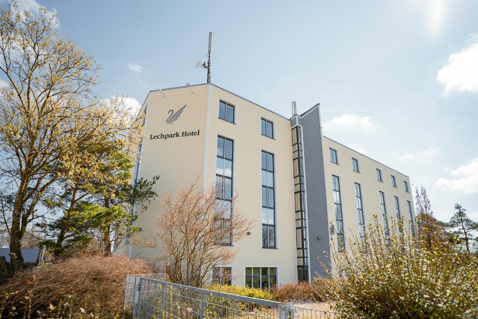 Lechpark Hotel Untermeitingen Exterior photo