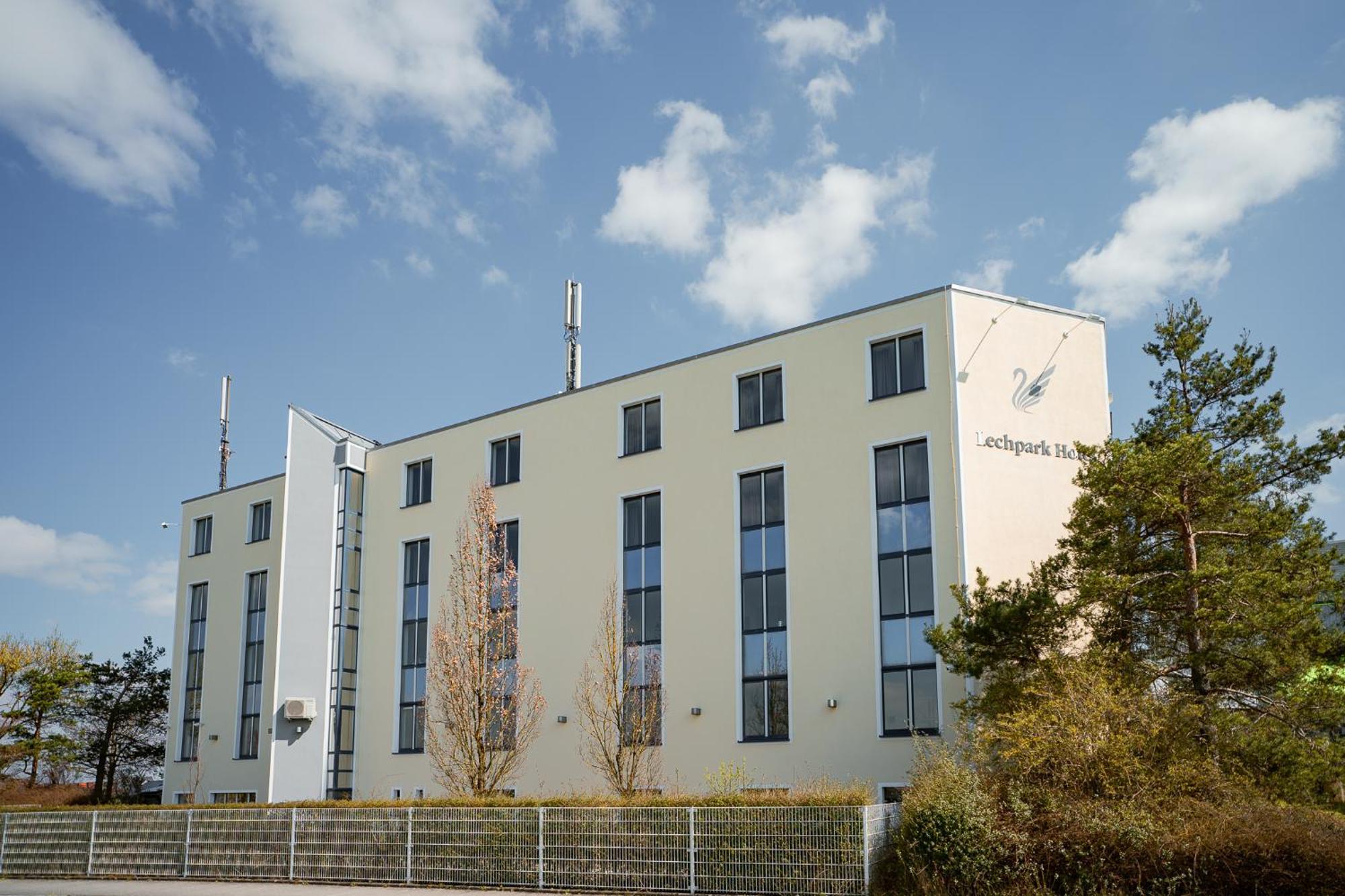 Lechpark Hotel Untermeitingen Exterior photo